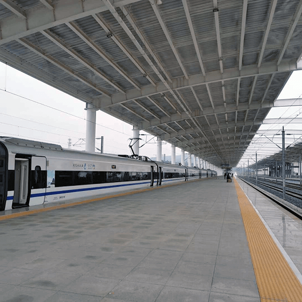 纱窗灰尘堆积难擦？旧报纸+水，一贴一撕就干净！