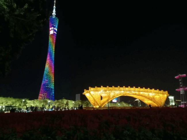 衣柜衣服太多了如何收纳整理